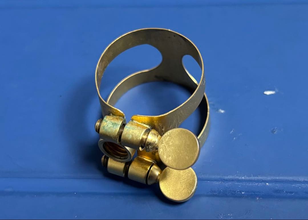 Bullseyeブルズアイテナーサックスリガチャーラバー用バランサー付