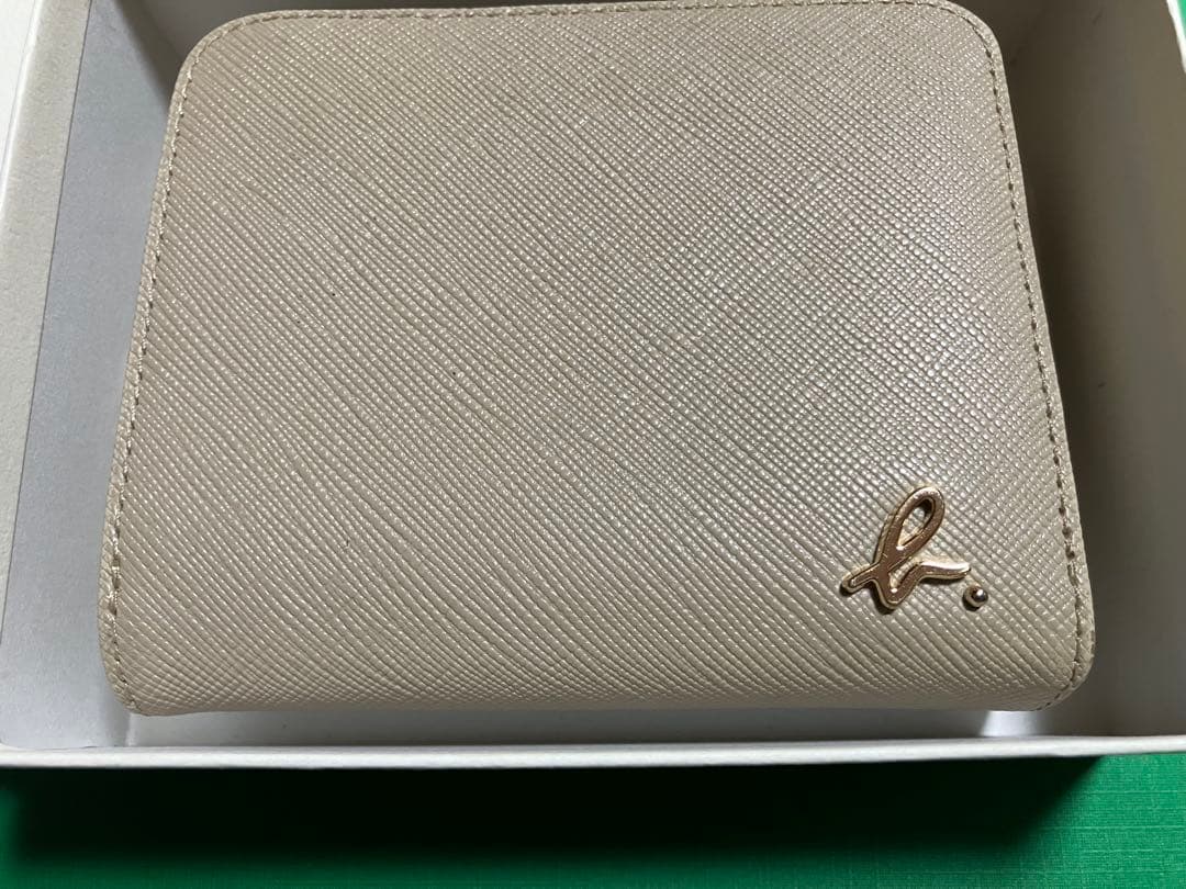とみこ　美品　アニエスベー　折り財布　本革レザー　ベージュ