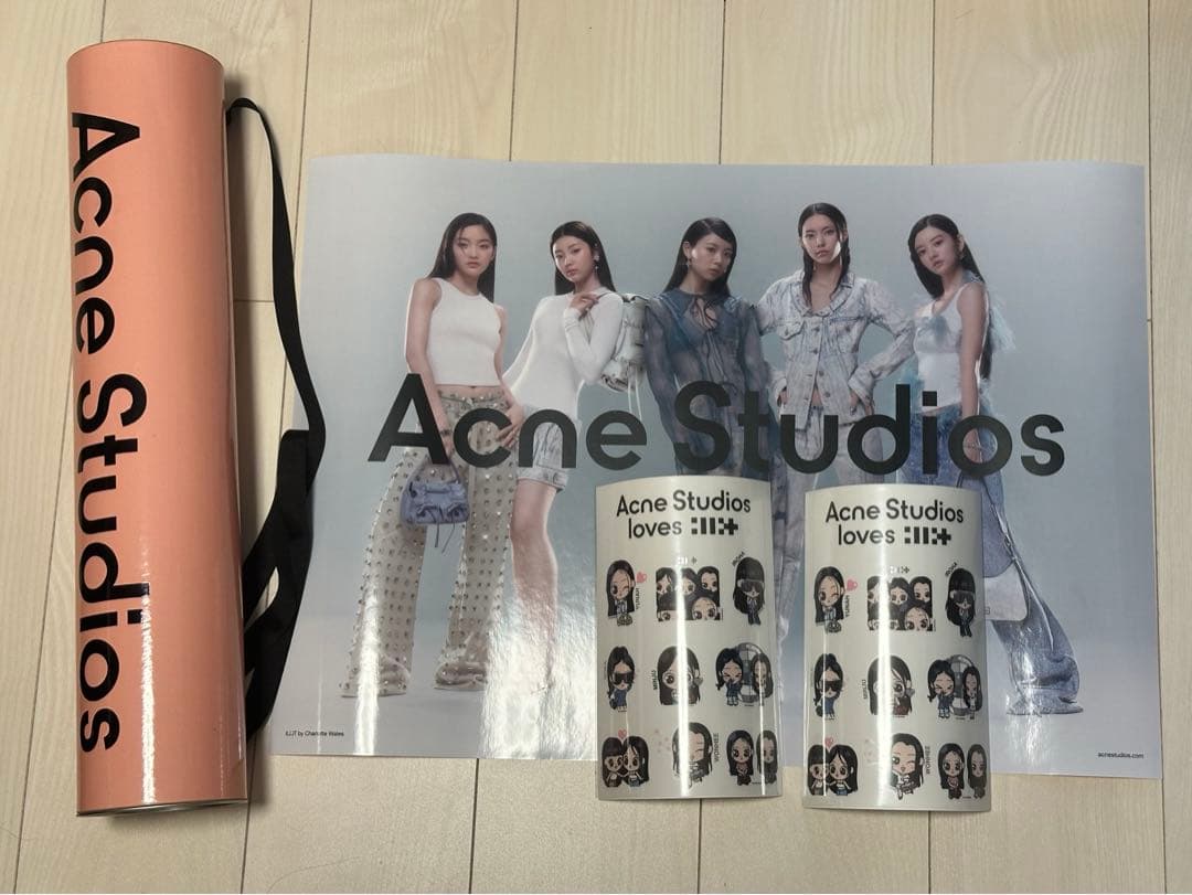 ILLIT アイリット ポスター MOKA アクネストゥディオズ 24SS - メルカリ