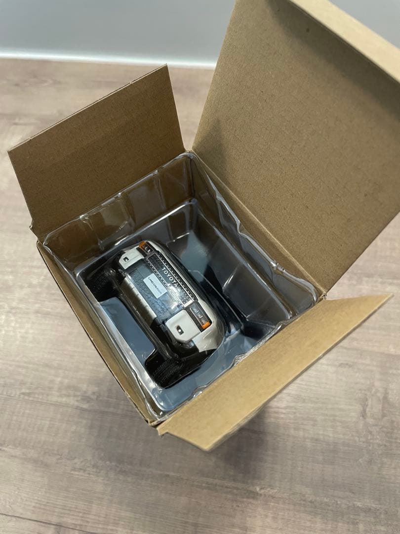 角目 プラチナホワイトパールマイカ ランクル250 色見本1/30(非売品)