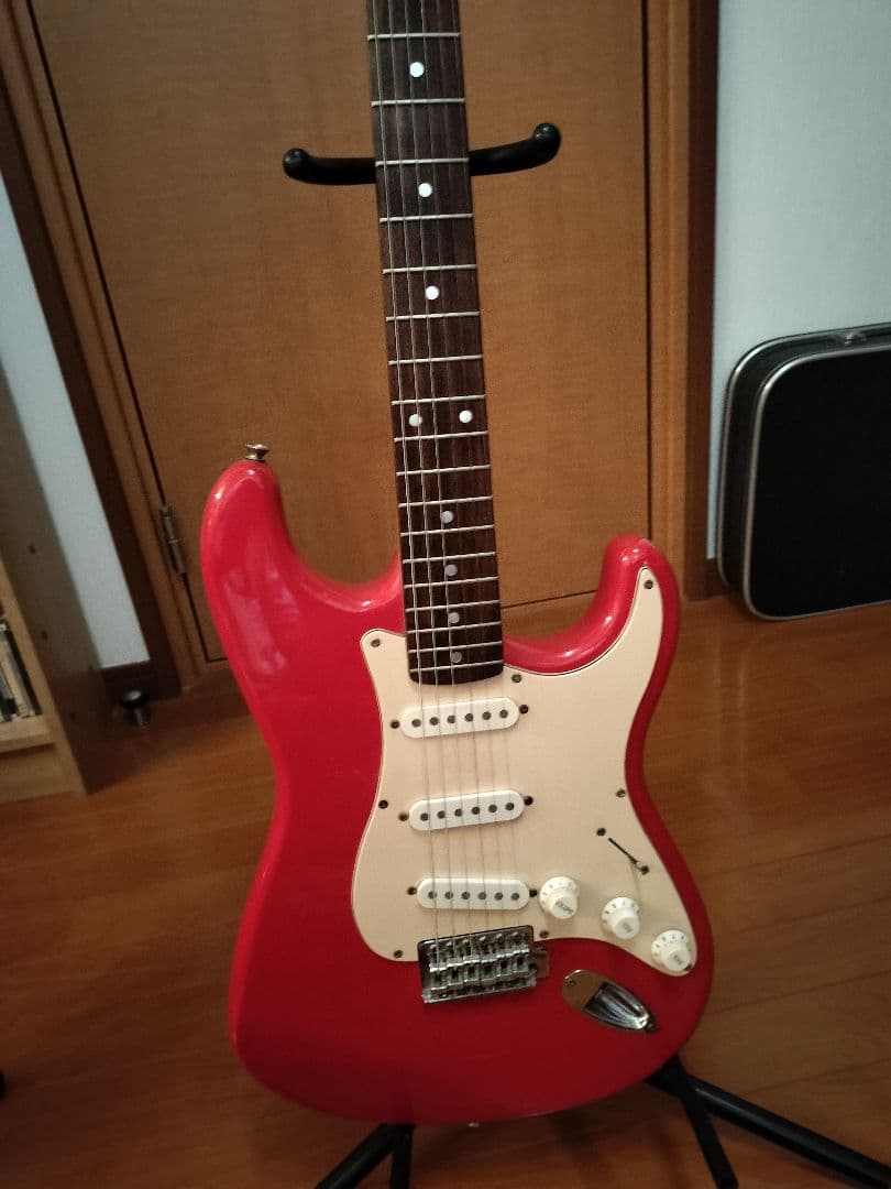 Squier ストラトキャスター　by fender スクワイア　エレキギター Squier by Fender SONIC STRATOCASTER Maple Fingerboard White