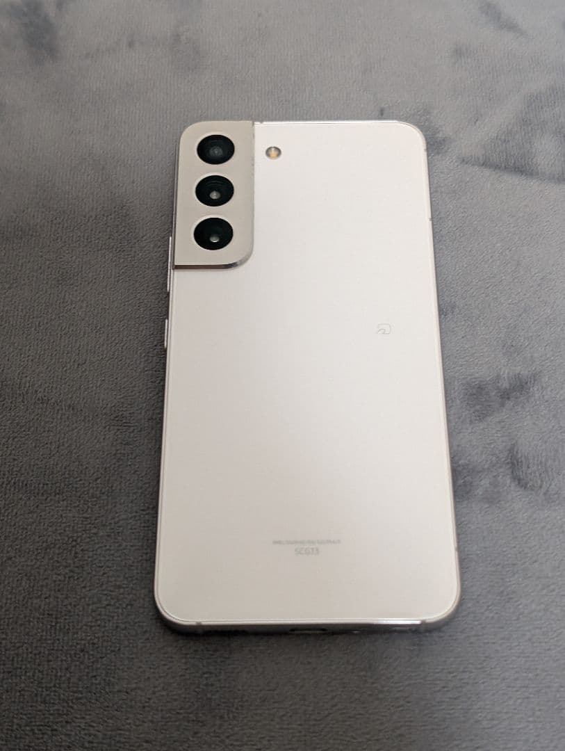 Samsung Galaxy S22 SCG13 ファントムホワイト ムスビー｜セイモバイル