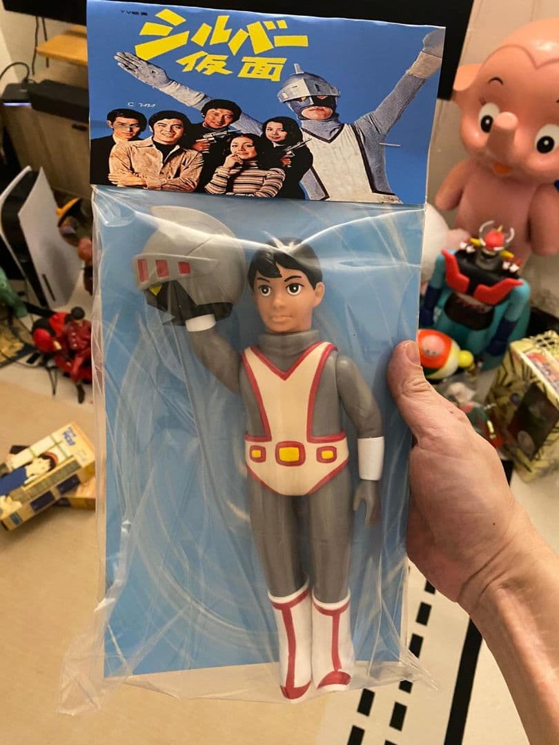 新版シルバー仮面 面取れソフビ 25cm