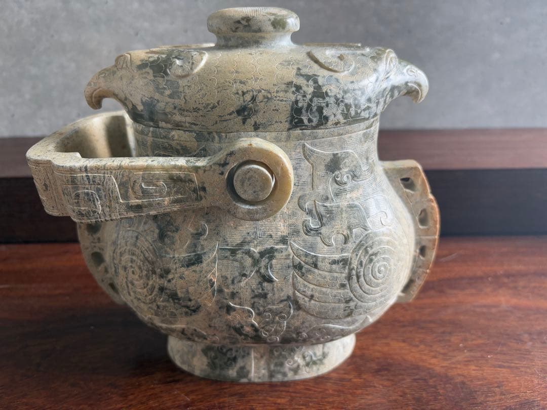 石？玉？の中国的な置物　中国美術 19cm 2.3 kg 多層球 天玉 中国美術 透かし彫り 玉石 天然石 置物 オブジェ 花彫刻