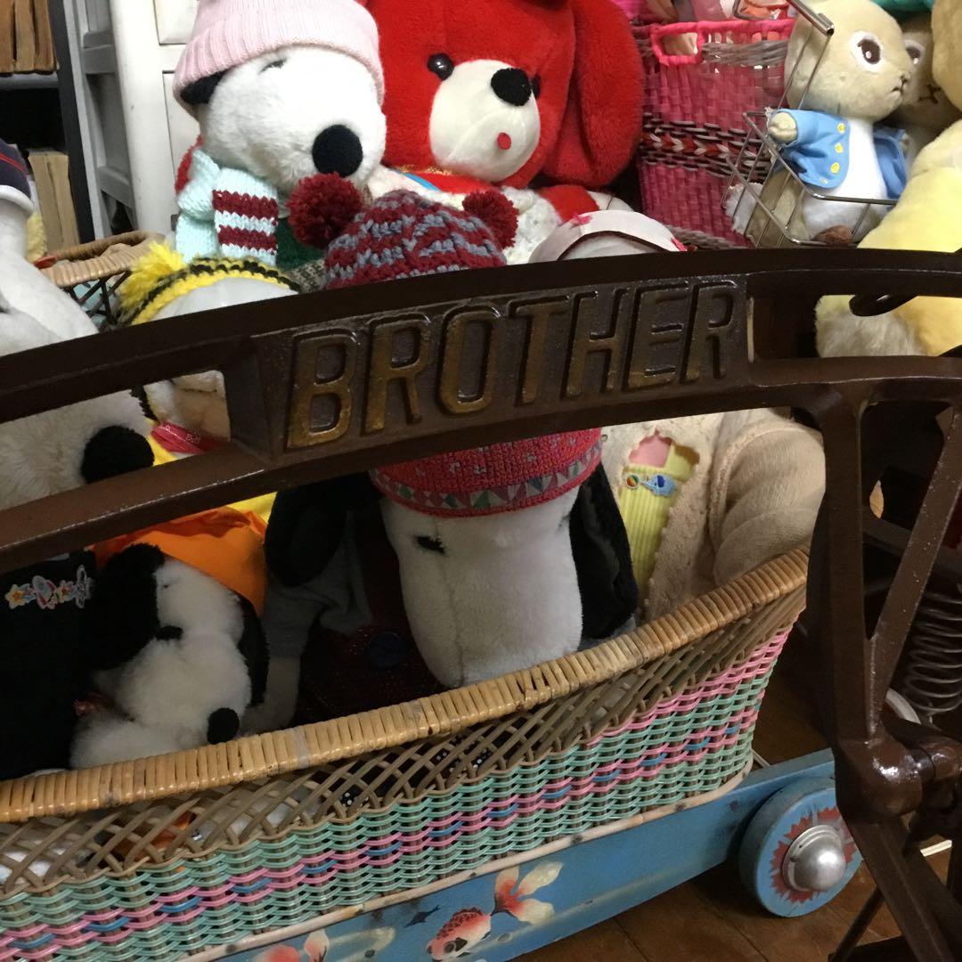 あやこ※アンティーク※BROTHER 足踏みミシン脚のテーブル　アイアン