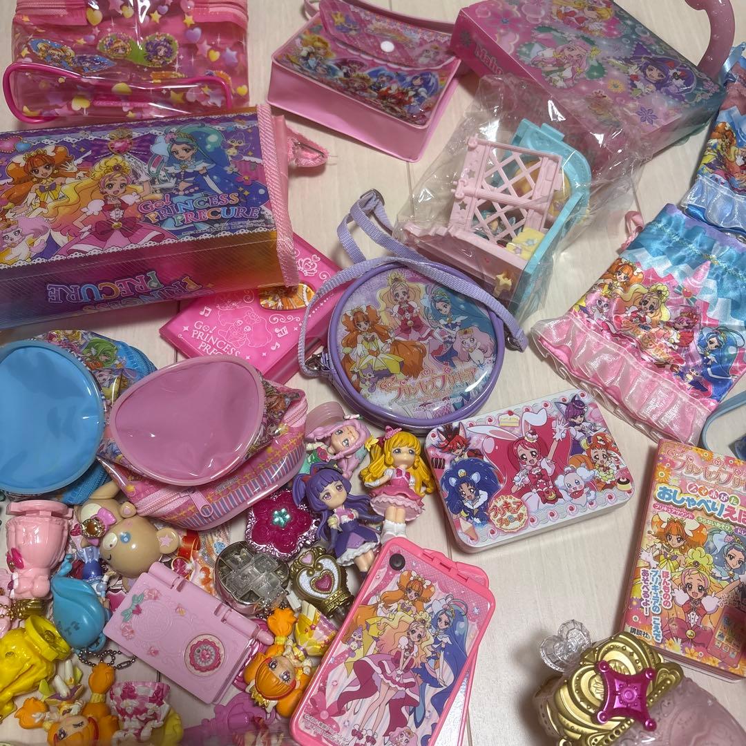 プリキュア　プリンセスパフューム　ポーチ　フィギュア　キーホルダー　ストラップ