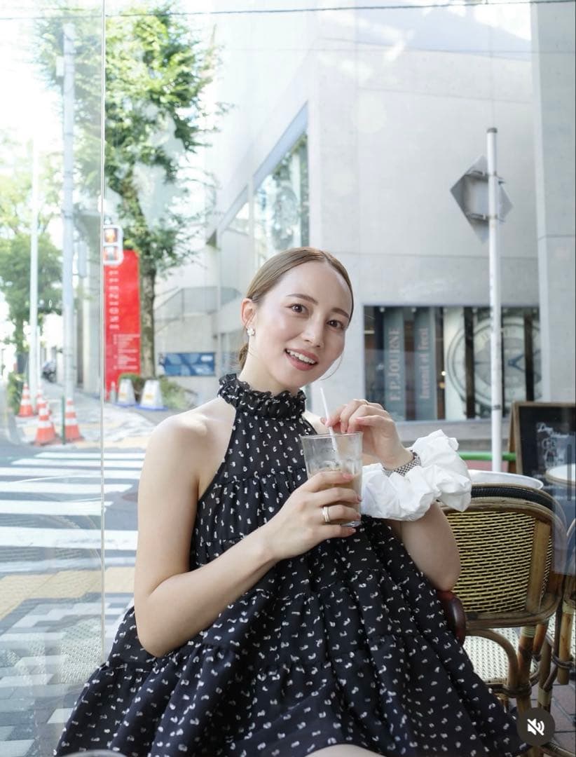 sheller シェリエ　airy dot flare tops