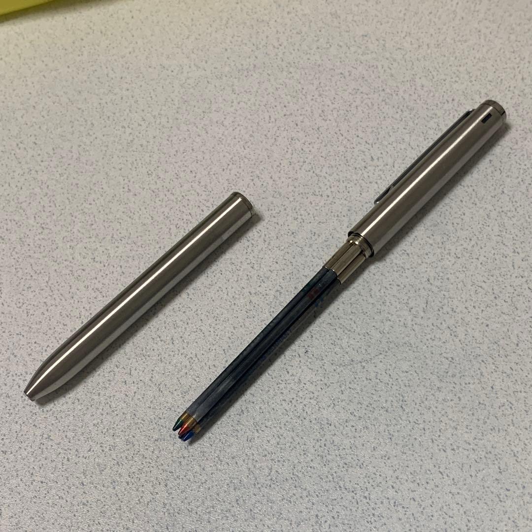 モンブラン四色ボールペン振り子式