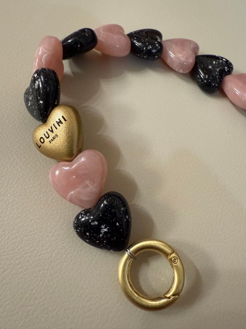 LOUVINI PARISスマートフォンチェーンBLACK-PINK