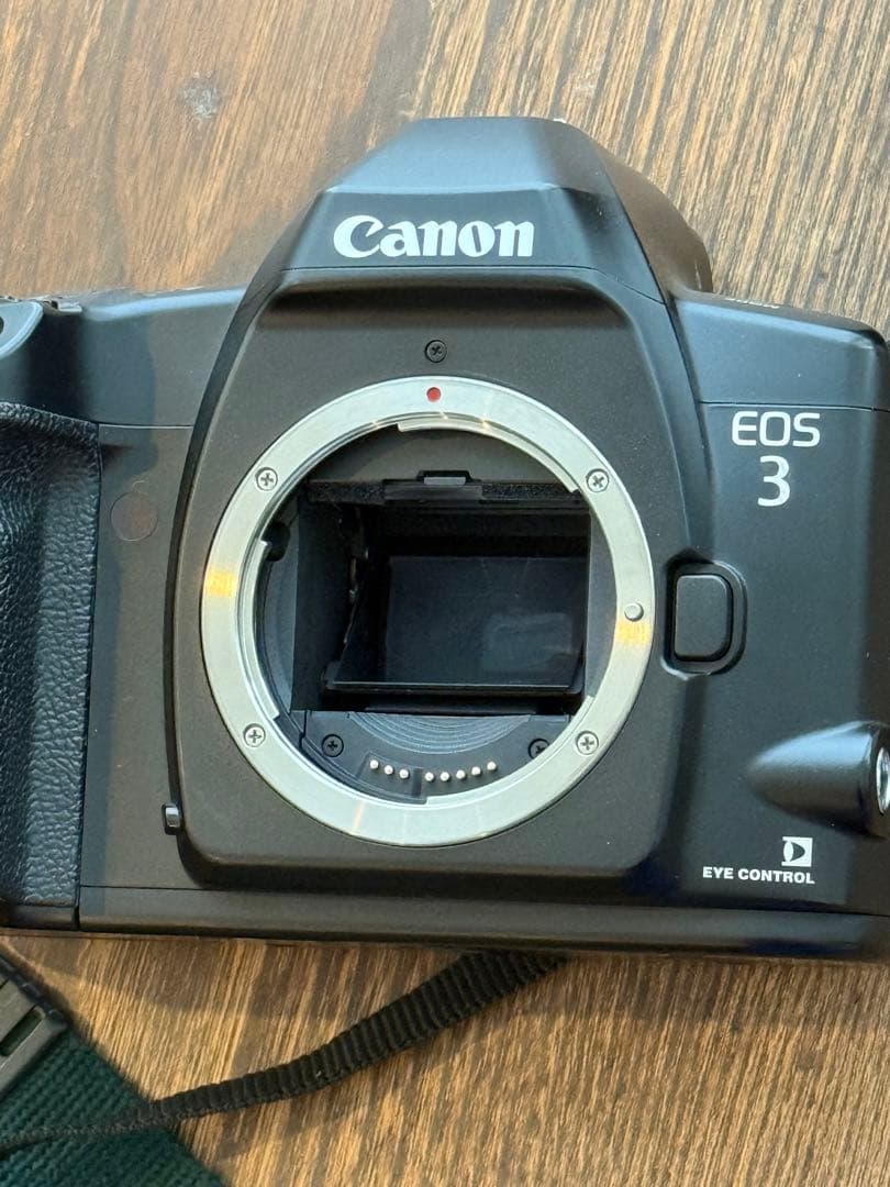 Canon EOS3 フィルム一眼レフ/ ズームレンズ付EF 28-105mm