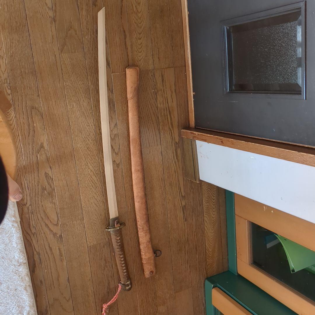 模造刀　竹光　鞣し革鞘 金属鍔(年代物)