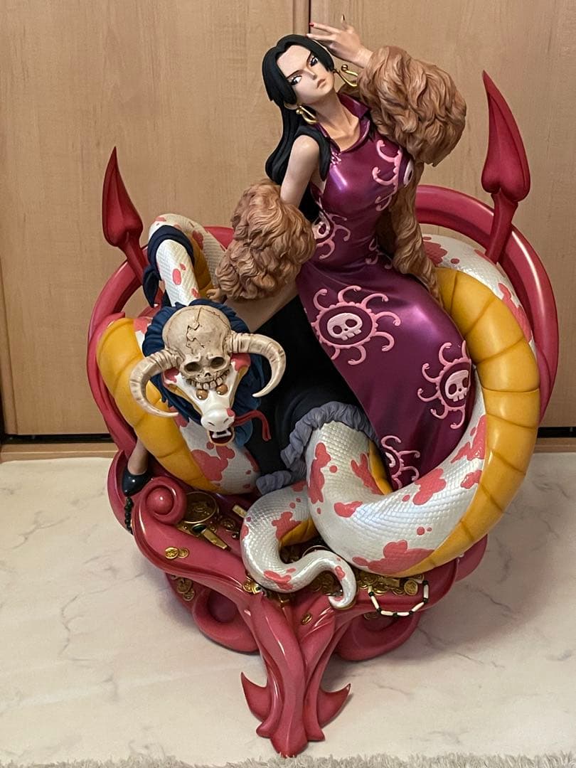 ログコレクション ユニークアートスタジオ　 ボア・ハンコック 大型スタチュー