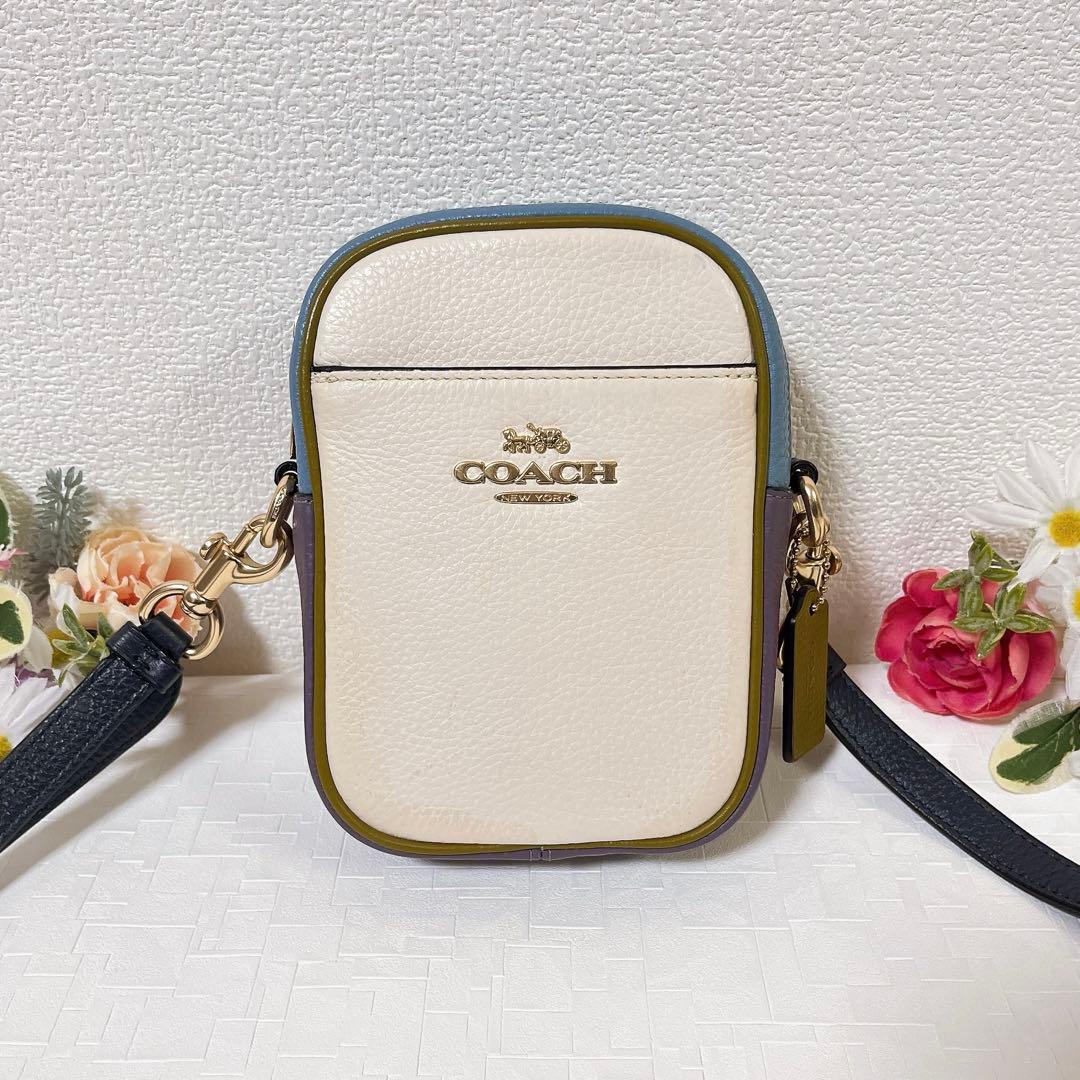 【美品】COACH ショルダーバッグ ミニバッグ スマホショルダー チャーム付き