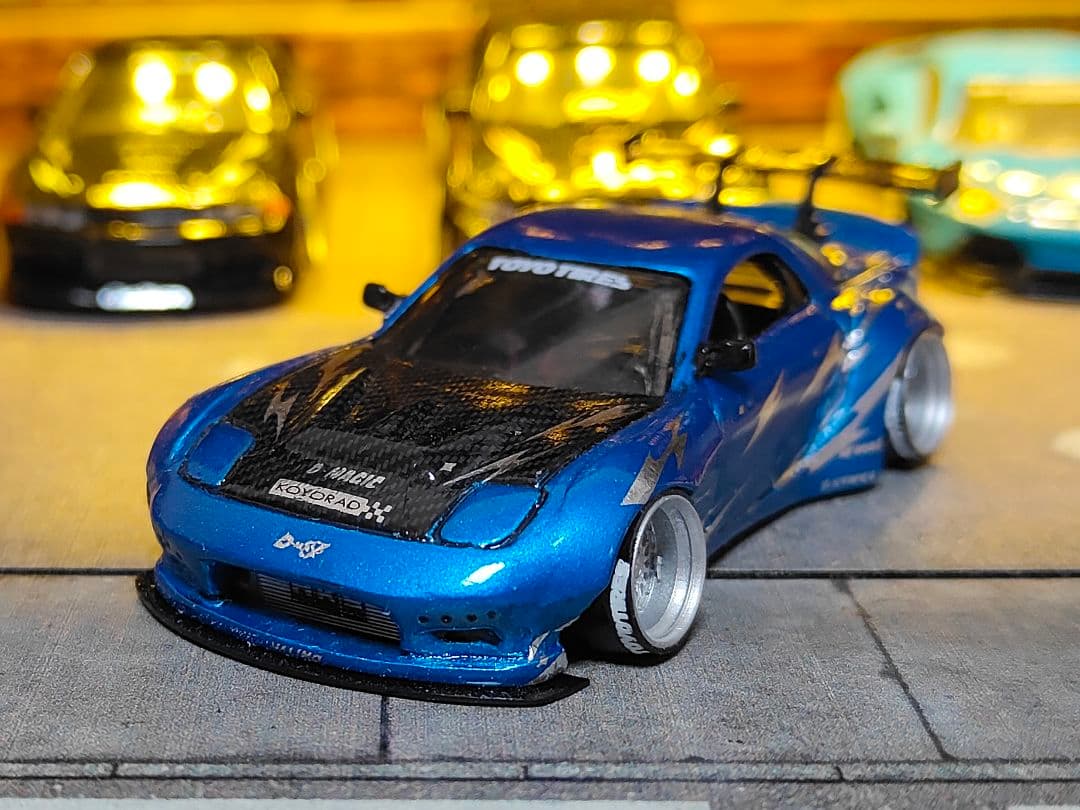 ホットウィールカスタム マツダ RX7 ドリ車 フルエアロ ☆深リム☆トミカ改造 トミカ改造 マツダ RX7 ドリ車仕様 フルエアロ 赤 深リムホット