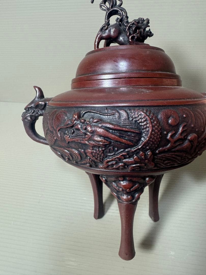 2137 吉秀 銘 獅子摘蓋 龍文 竜地紋 鋳銅 三つ足　香炉