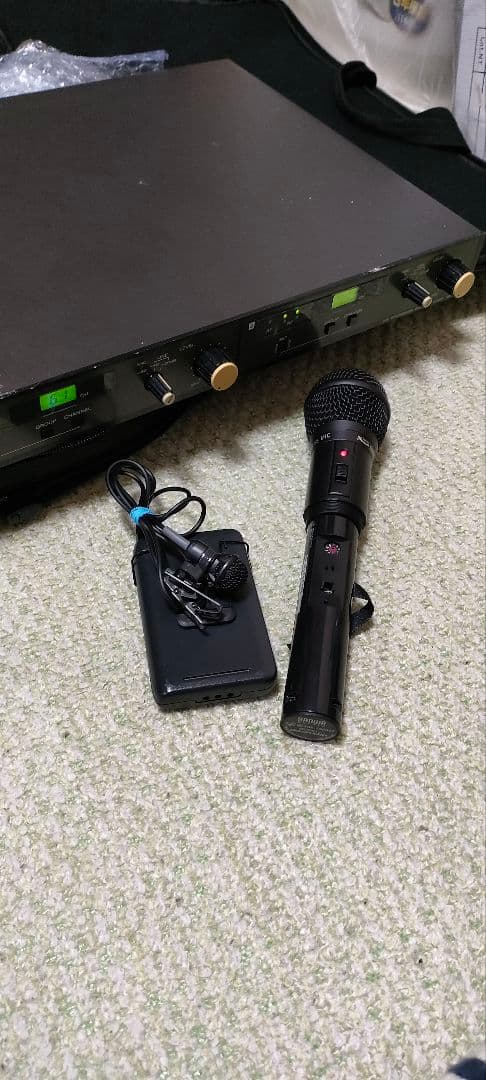 B帯　ワイヤレスマイクセット！ 800MHz B帯デュアルチャンネル ハンドワイヤレスマイクセット SPH80112