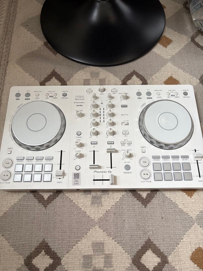 【完品】Pioneer DJ DDJ-FLX4 ホワイト DJコントローラー Pioneer DDJ-FLX4 2-Channel Serato Lite Rekordbox Software DJ