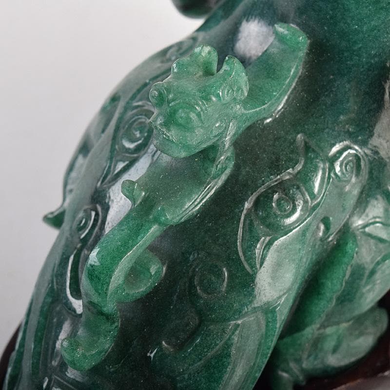 中国 玉石碧玉彫刻 神獣形 飾壷 置物 唐木台付 U R8768