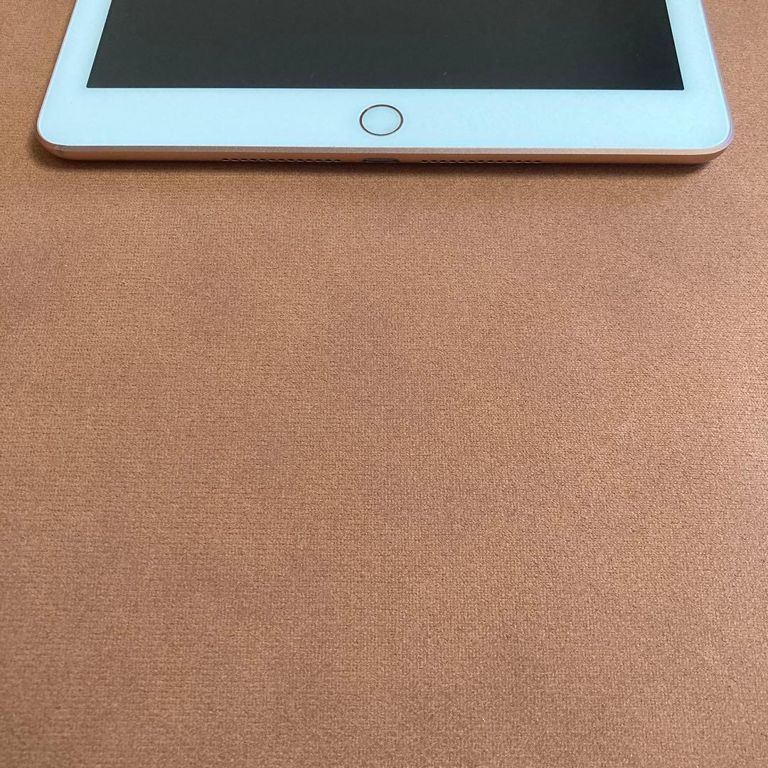 1064 電池良好☆比較的美品☆iPad6 第6世代 32GB WIFIモデル