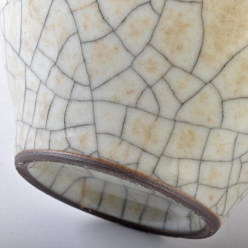 中国 大明成化年製 哥窯 白磁 金糸鉄線 氷裂文瓶 M