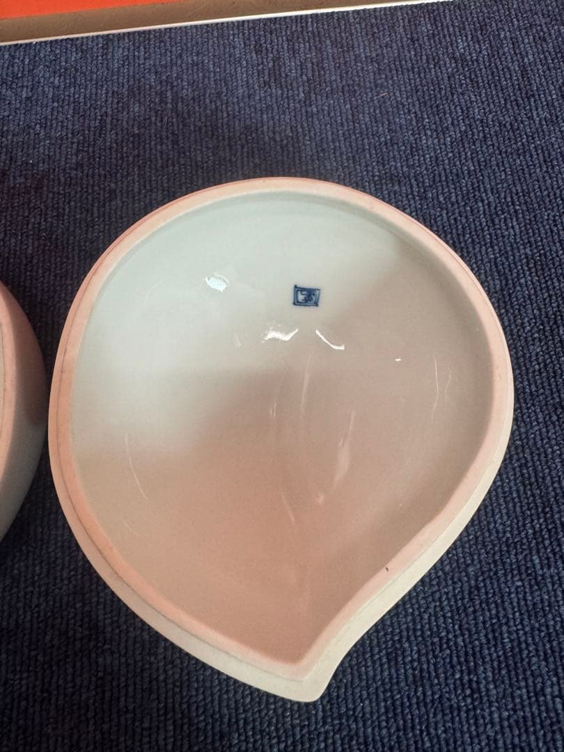 1685 鍋島 畑萬陶苑 色絵桃文 桃形蓋物