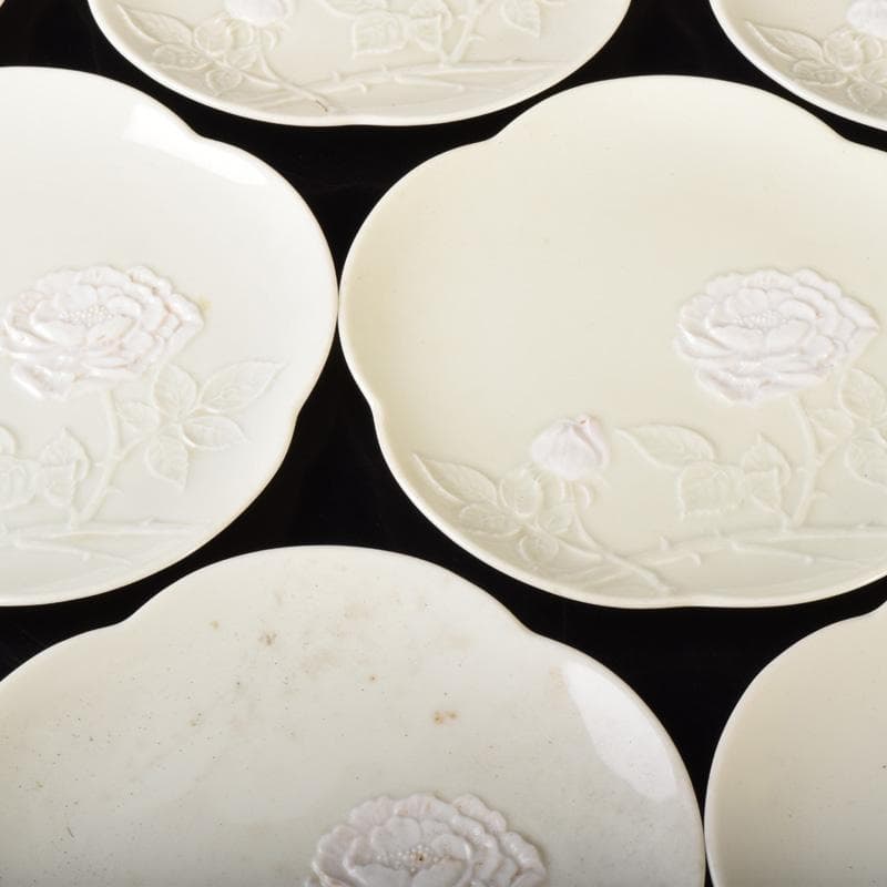 出石焼　牡丹刻　輪花皿　十九客　時代箱付　N　7093A