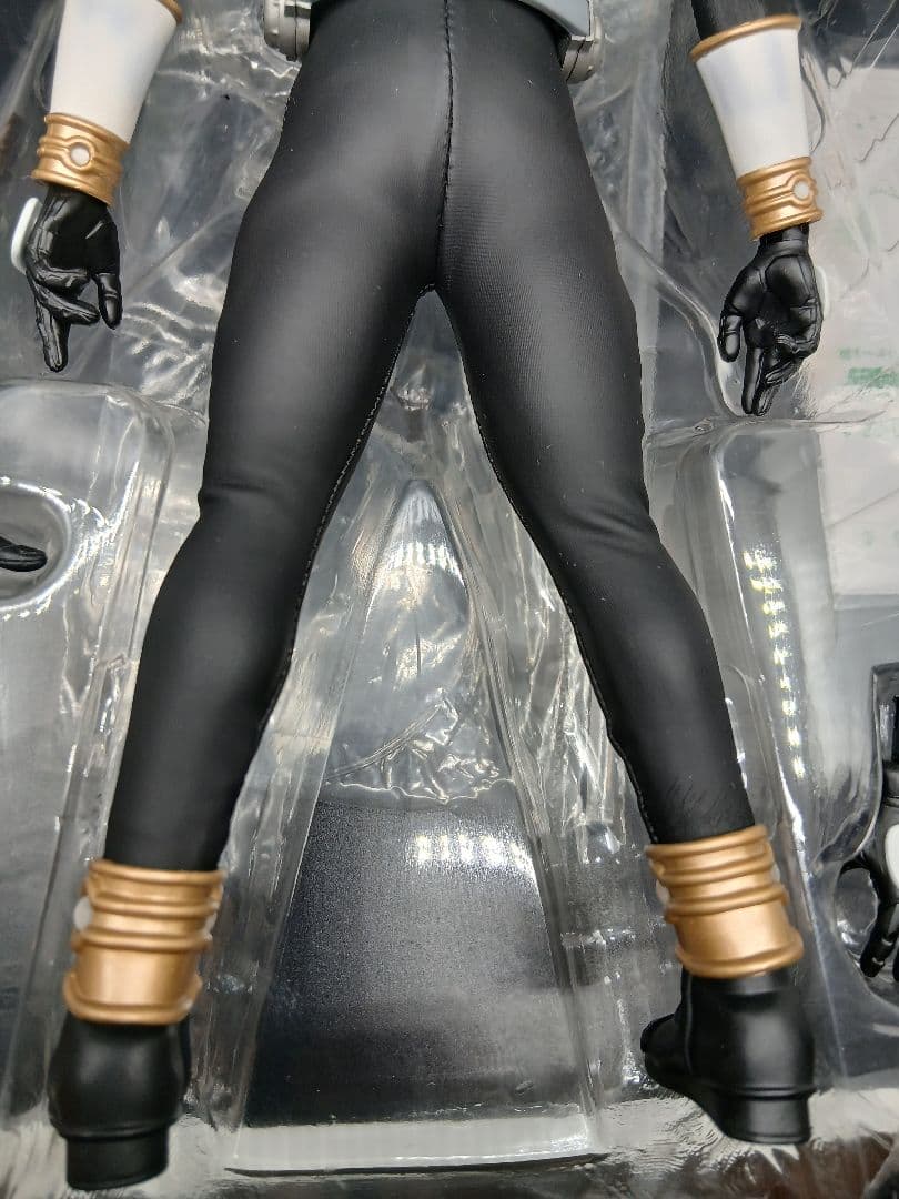 RAH 仮面ライダークウガ グローイングフォーム　 フィギュア