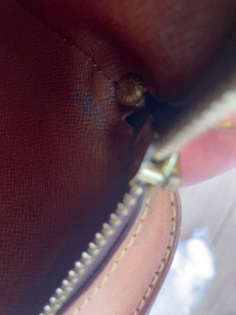 パンダ ページ Louis Vuitton モノグラム ショルダーバッグ