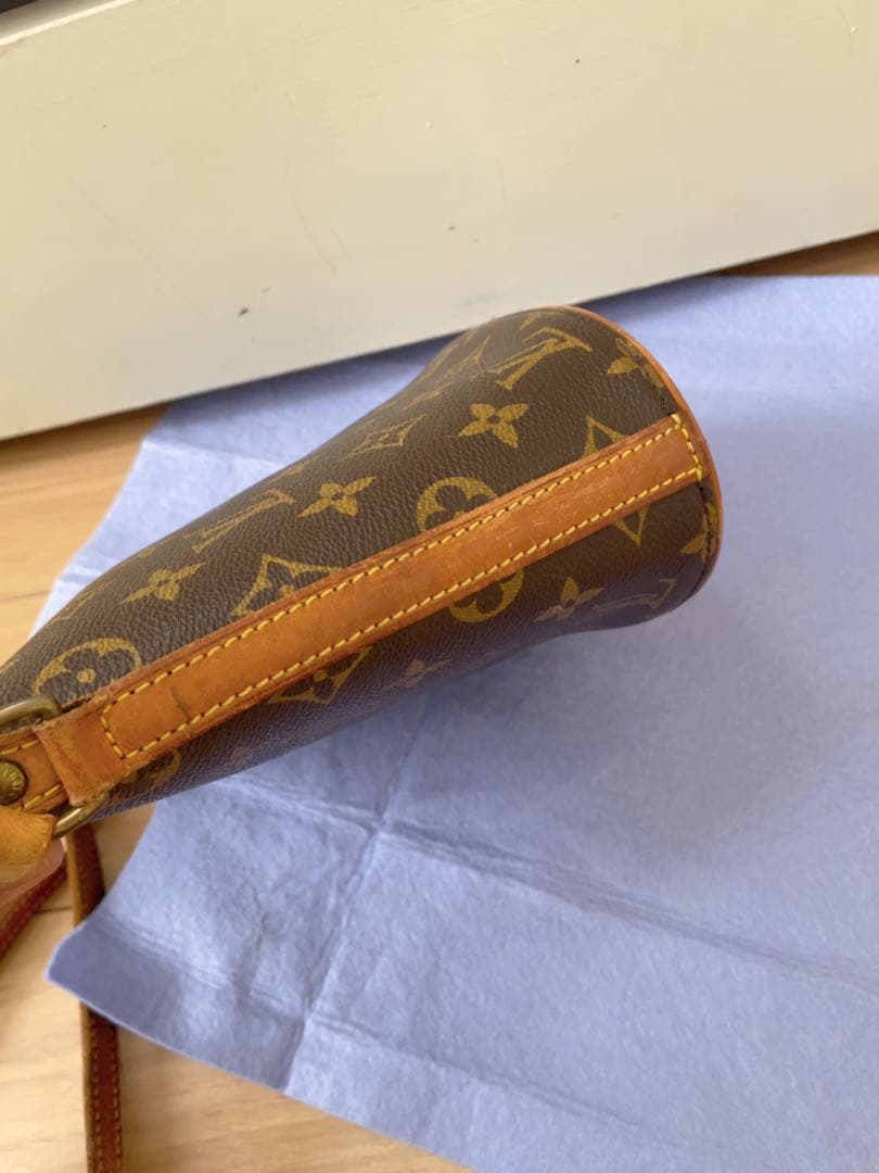 パンダ ページ Louis Vuitton モノグラム ショルダーバッグ