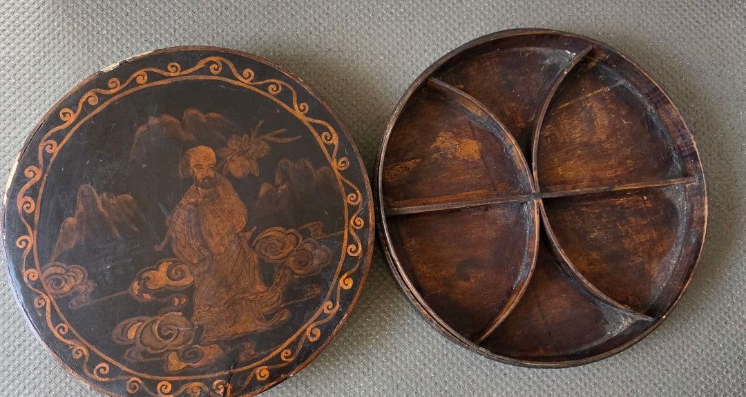 アジアンアンティーク　漆塗り？ 大きな　蓋付き　木箱