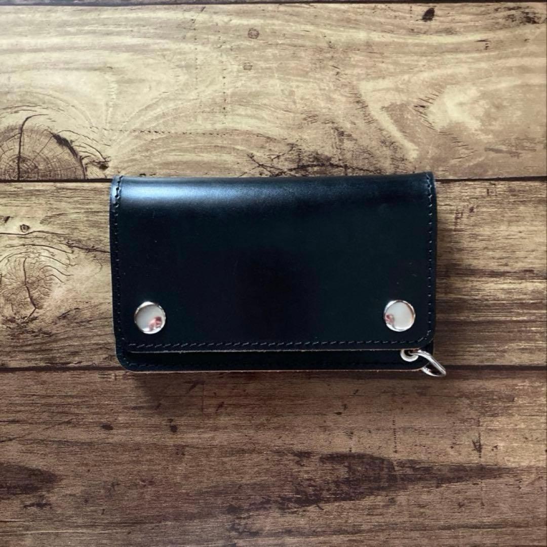 【まき】ミドルトラッカーウォレット アポロコンチョ【お札を折らずに収納】