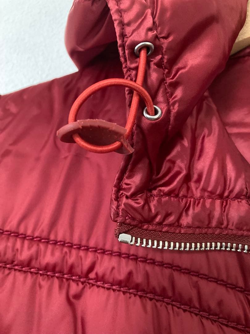 PRADA フード付きレッドライトダウンジャケット PRADA フード付き