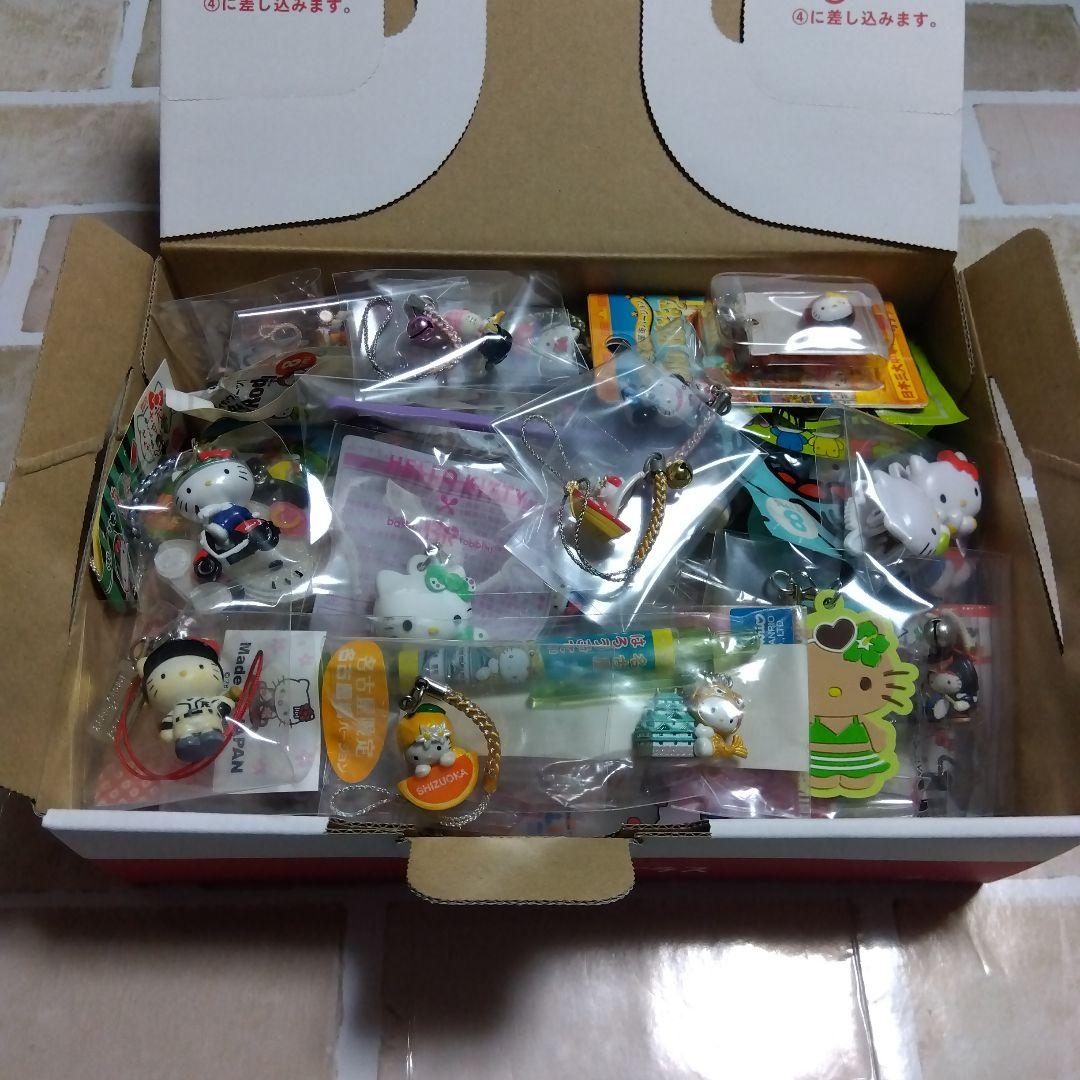 ハローキティ　根付　キーホルダー　ボールペン　等　マスコット　52個 まとめ売り