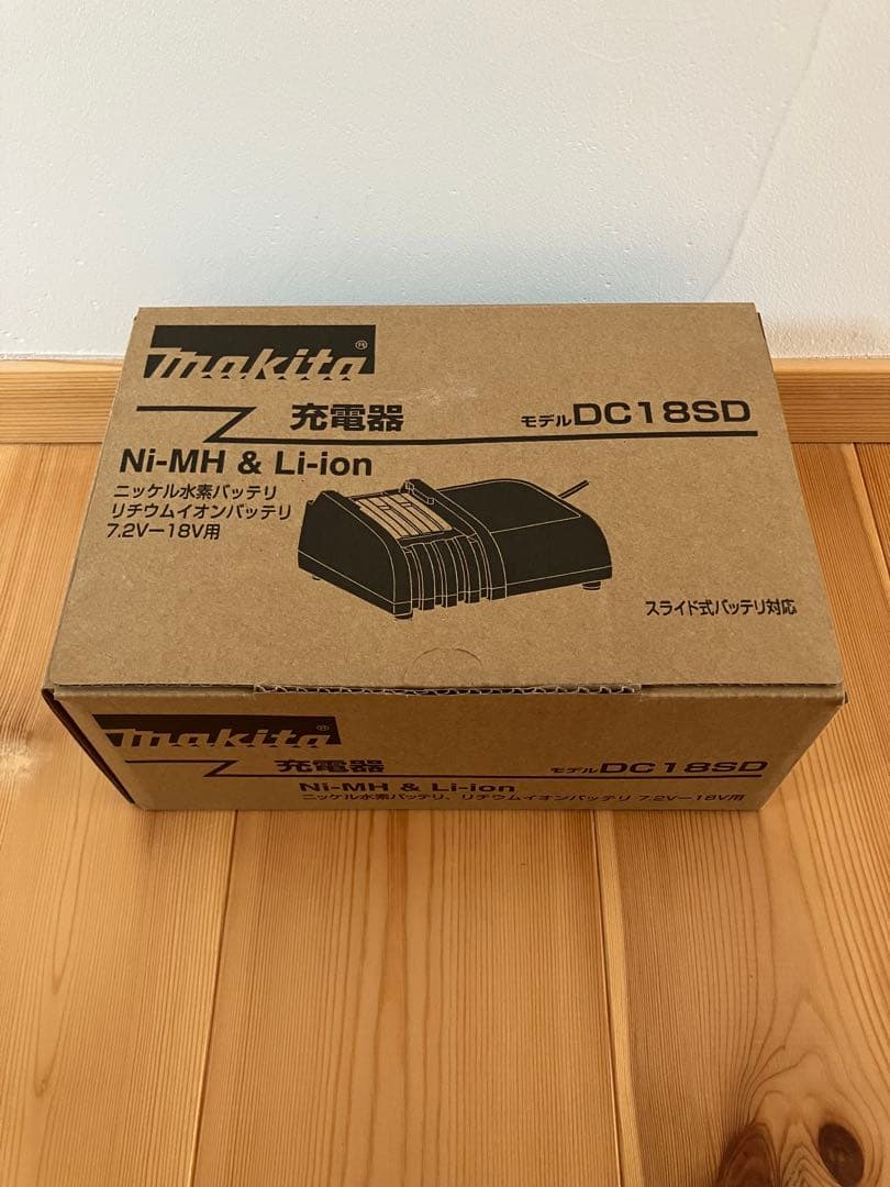 新品未使用Makita 扇風機 CF203DZW 充電器DC18SD セット品