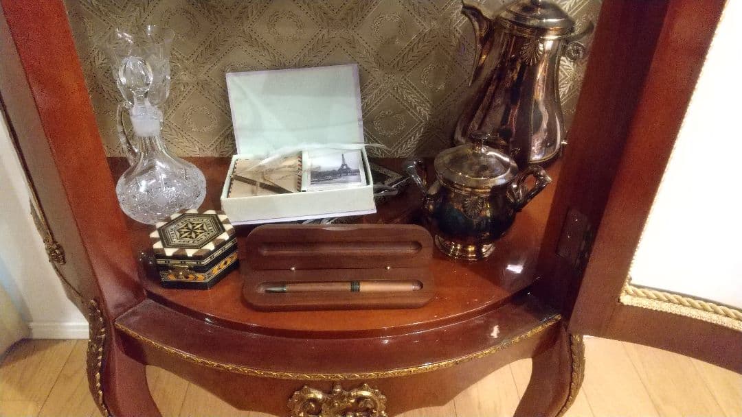 高級輸入家具①】スペイン製 ガラスキャビネット キュリオケース