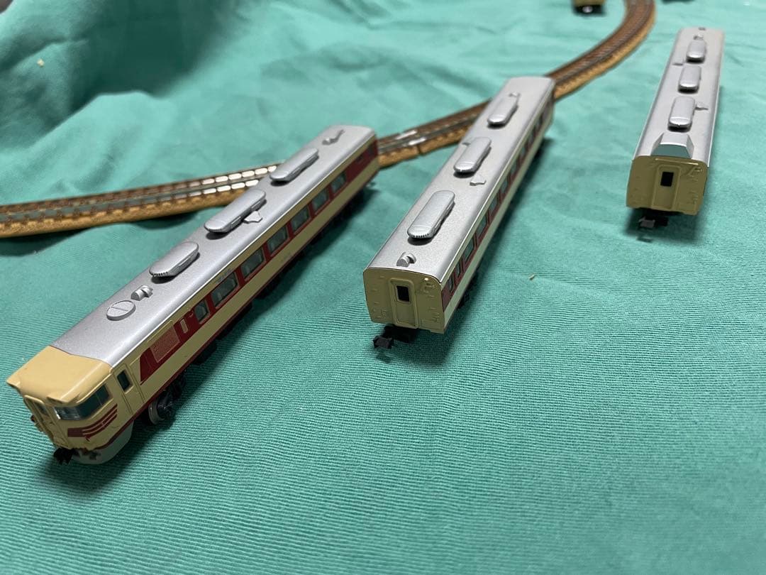 Ｎゲージ キハ82￼￼ 2両、キハ80 4両。計6両編成のセットです