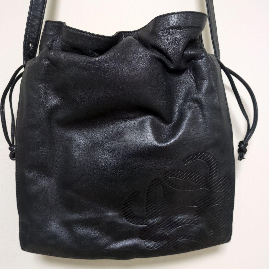 LOEWE ブラック レザー ショルダーバッグ