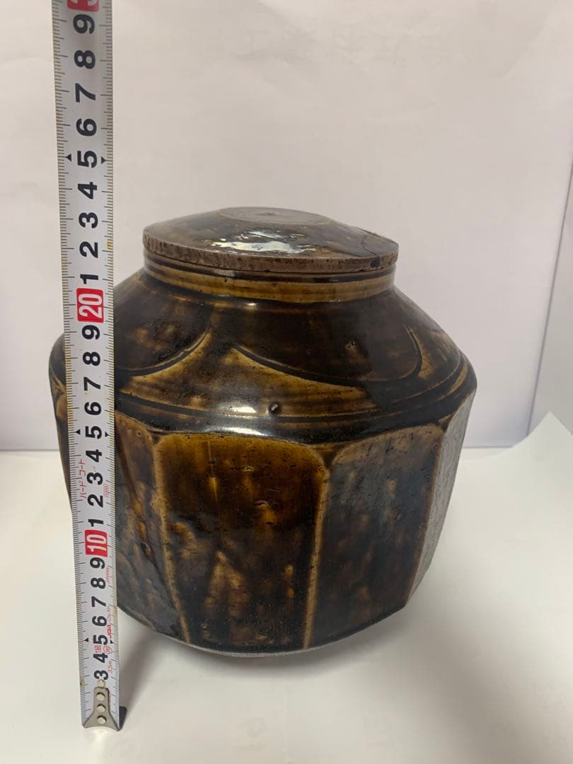 李朝　韓国美術　飴釉　面取大壺　 蓋付き　送料込み