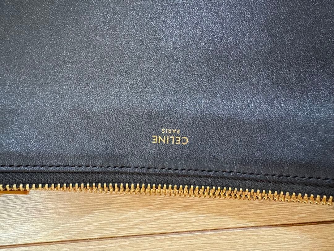 最終価格CELINE トリオショルダーバッグ ブラックスモール