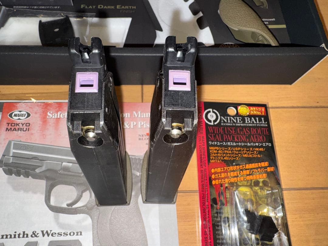マルイM&P9 VCustom 予備マガジン、ホルスター、ガスシールパッキン付き