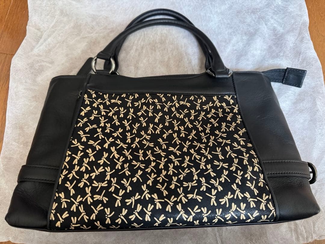 印伝　手提げ　ハンドバッグ　黒地　白漆　とんぼ　印傳屋