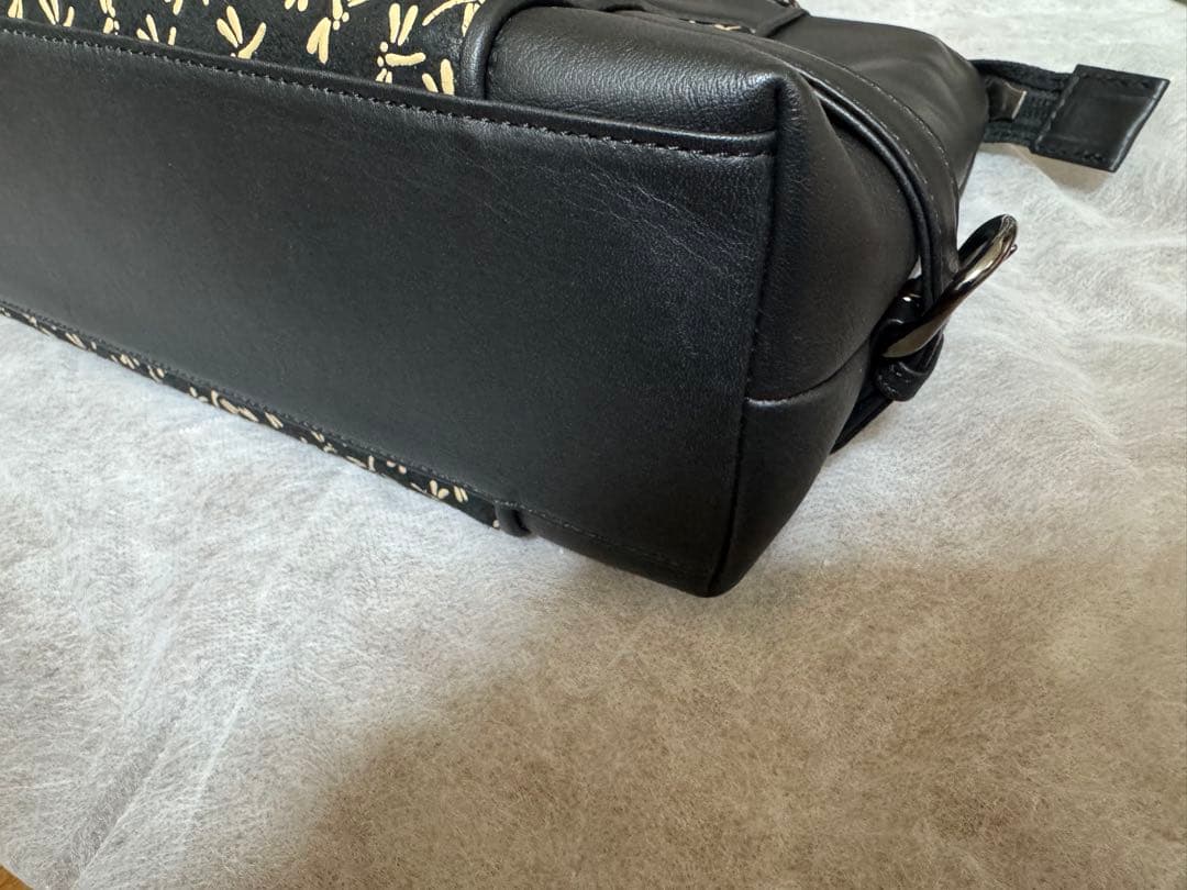 印伝　手提げ　ハンドバッグ　黒地　白漆　とんぼ　印傳屋