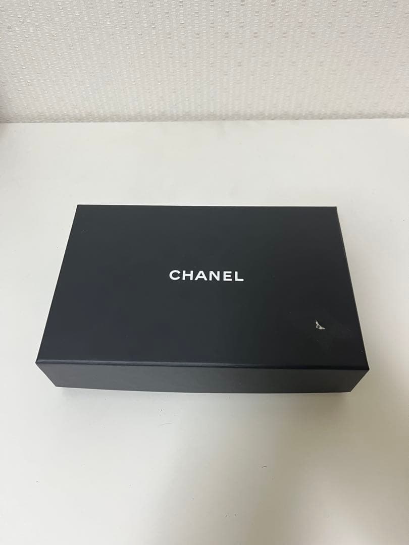CHANEL 財布　キャビアスキン