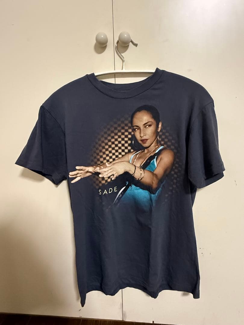 Sade Soldier of Love Tシャツ Mサイズ 2011 Sade Soldier of Love 2011 Tour - Vintage Band Shirts