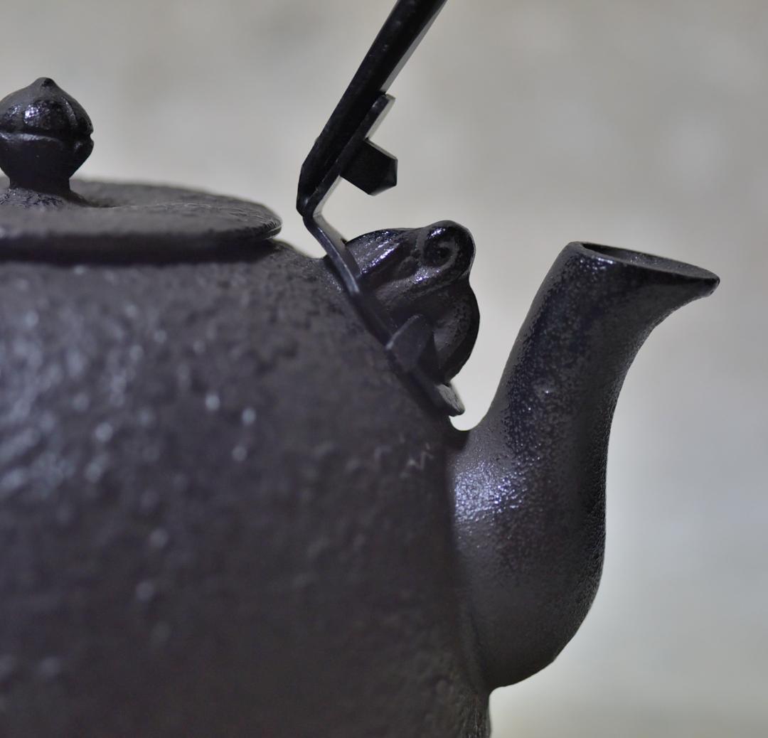 南部鉄瓶 鍋元造桜鉄瓶 【極上品】紙箱入り/お茶道具