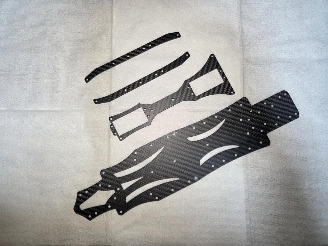 依頼者メタルガレージ コンバージョンシャーシセット+サイドブレースバー