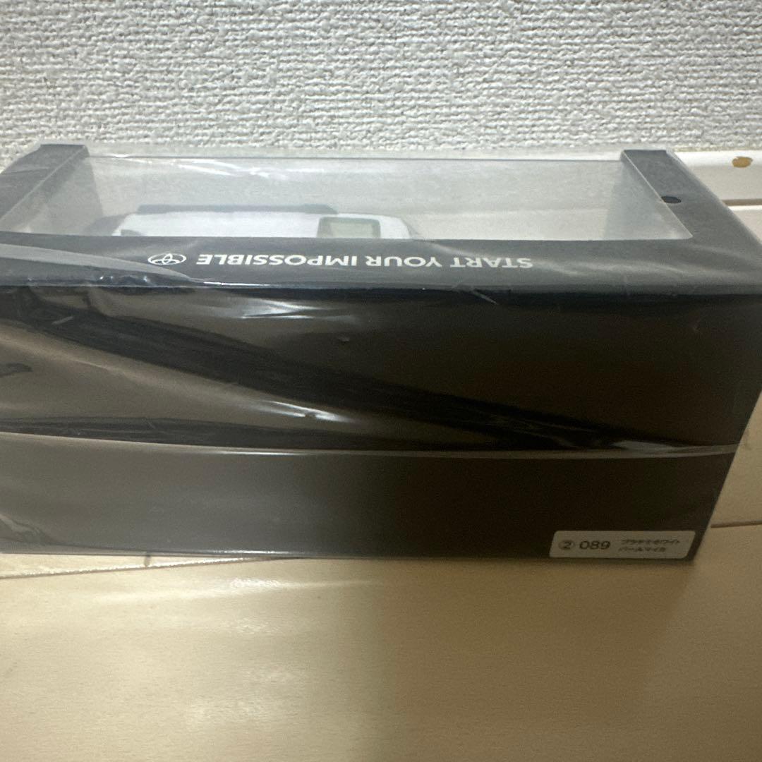 未開封 ランドクルーザー 250 1/30 スケール ミニカー