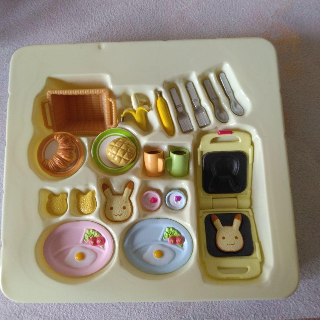 シルバニアファミリー(家具・ウサギファミリー付)