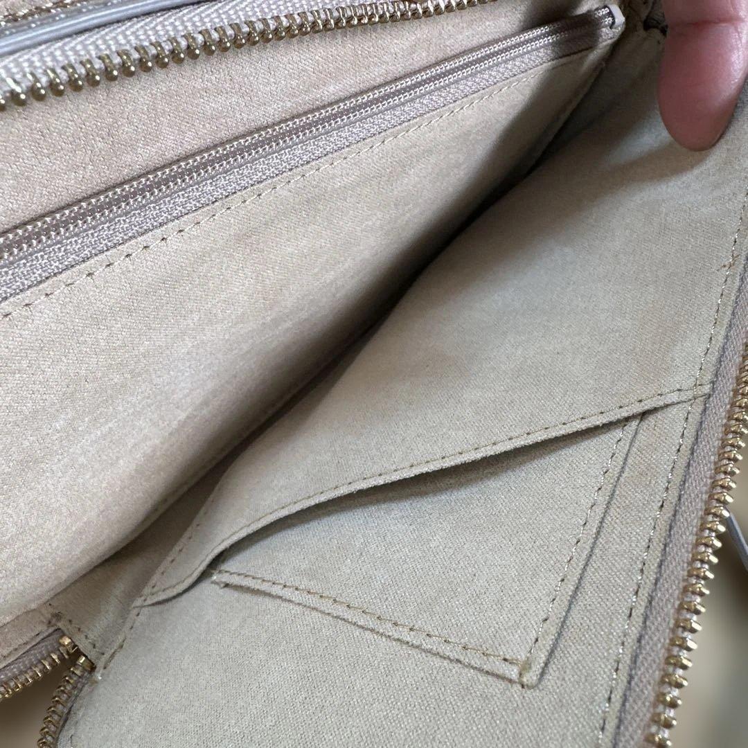 お値下げ美品　ATAO アミュレット お財布ショルダー 3wayパールグレージュ