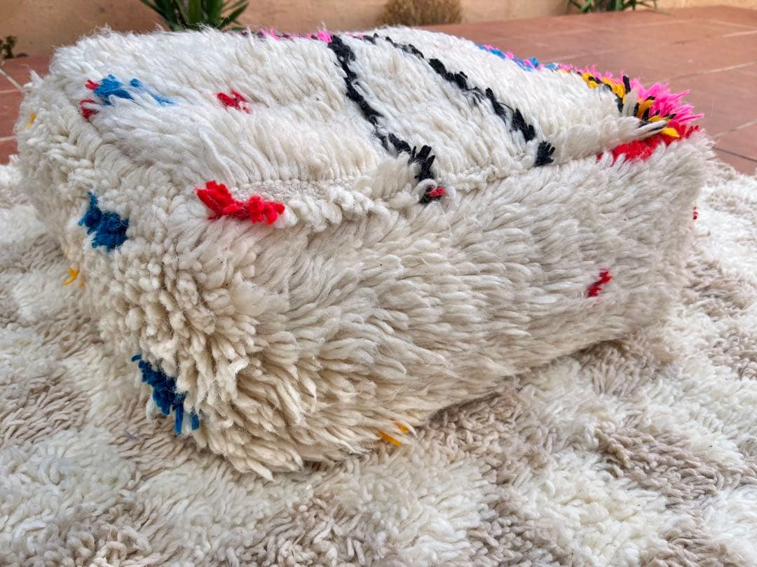 モロッコ　プフ　pouf アジラル　オットマン クッション　ラグ　137